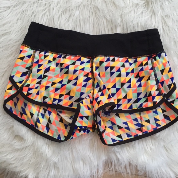 🦄Rare Seawheeze Lululemon tri check speed shorts - Picture 1 of 5